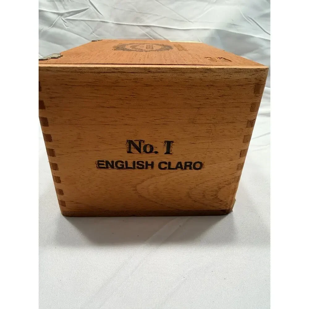 Hoyo De Monterrey Excalibur No. 1 Empty Wooden Cigar Box 8x5x4